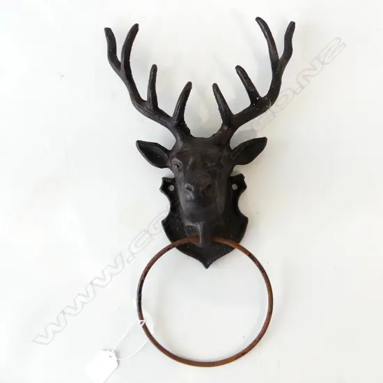 STAGS HEAD CAST IRON TOWEL RING. H. 350mm