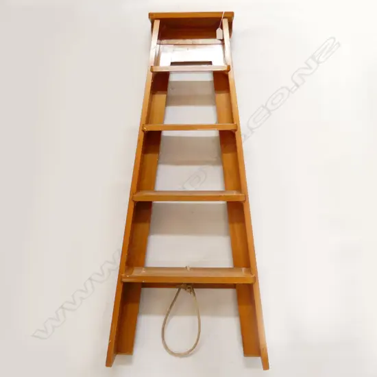 4 STEP VINTAGE LADDER H1M100MM