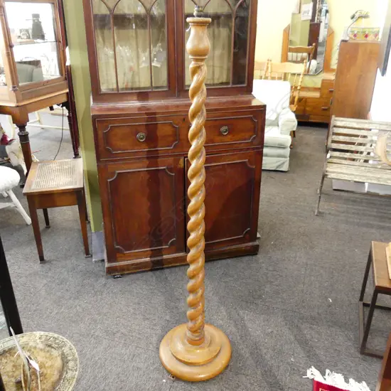 OAK BARLEY TWIST LAMP H.1560mm