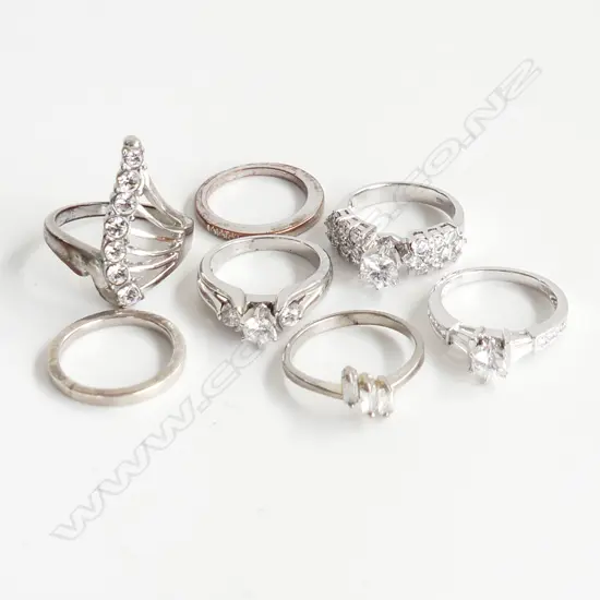 7 ASST RINGS INCL STG & DIAMANTE 