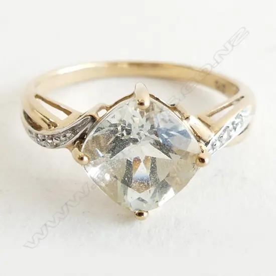 9CT DIAMOND & PALE AQUA? STONE RING 2.3 GRAMS SIZE P
