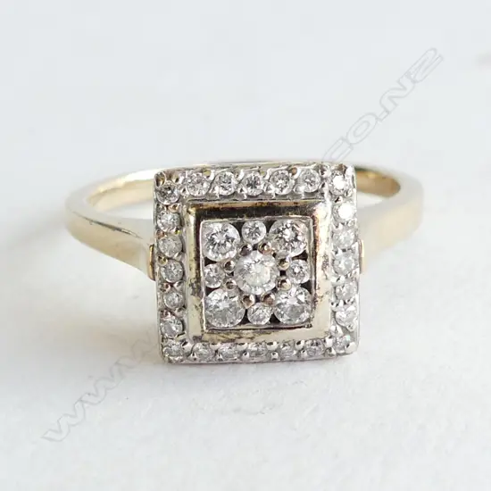 9CT & DIAMOND RING 4.0 GRAMS