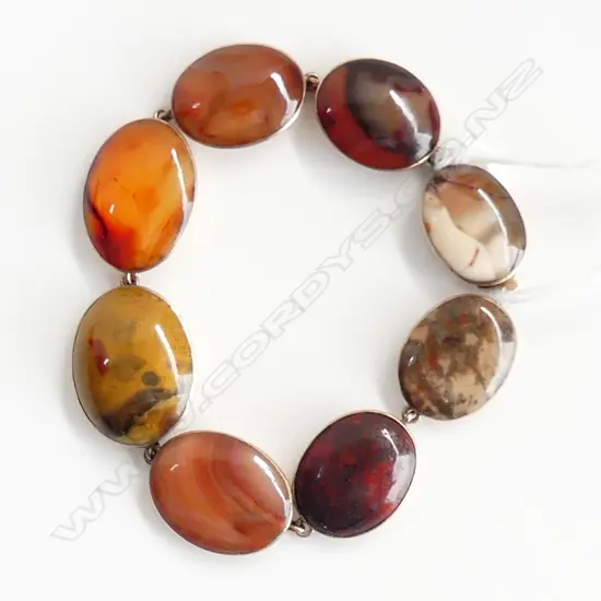 C1900 9ct (tested) GOLD & BANDED AGATE CABACHON DISC BRACELET 20.68gms