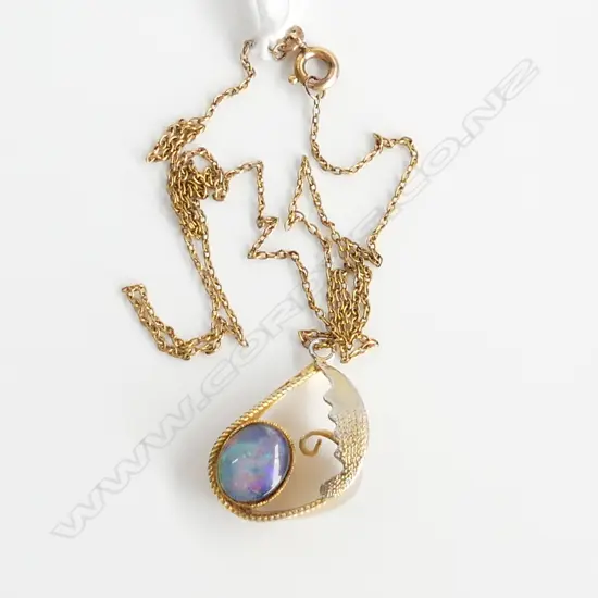 ROLLED GOLD CHAIN WITH OPAL PENDANT ROLLED GOLD