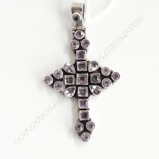 LGE SILVER & AMETHYST CROSS PENDANT