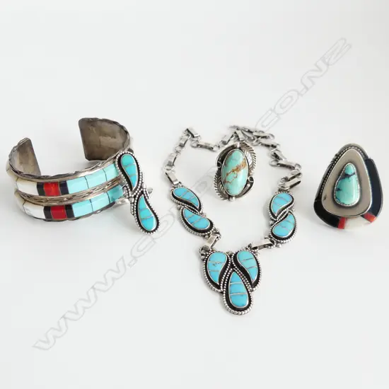 TURQUOISE AND OTHER STONE SET JEWELLERY SUITE