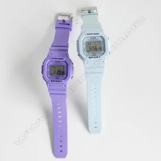 2 RETRO SPORTS WATCHES, 1 PURPLE, 1 BLUE, BOTH WORKING