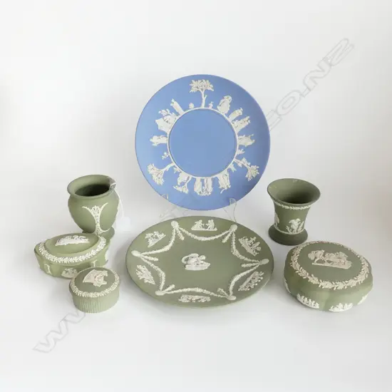 7 PCES WEDGWOOD JASPERWARE; 2 PLATES 240mm dia, 3 LIDDED CONTAINERS, 2 VASES