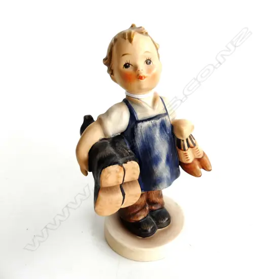 HUMMEL GERMANY FIGURINE OF COBBLER BOY WITH BOOTS #143 H. 130mm