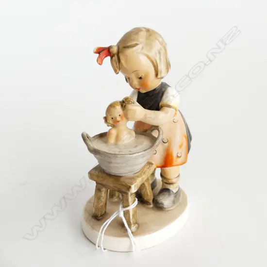 HUMMEL FIGURINE OF DOLL’S BATH #319 H. 130mm