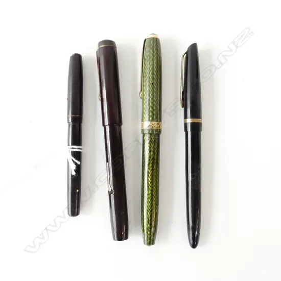 FOUR FOUNTAIN PENS; INCL. GREEN CONWAY STEWART WITH 14ct NIB
