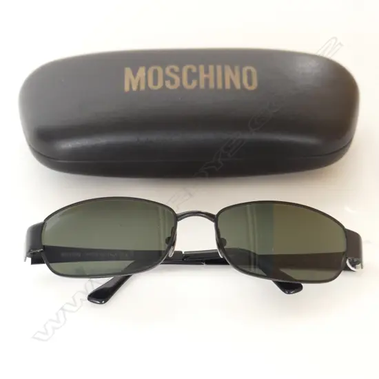MOSCHINO SUNGLASSES WITH CASE