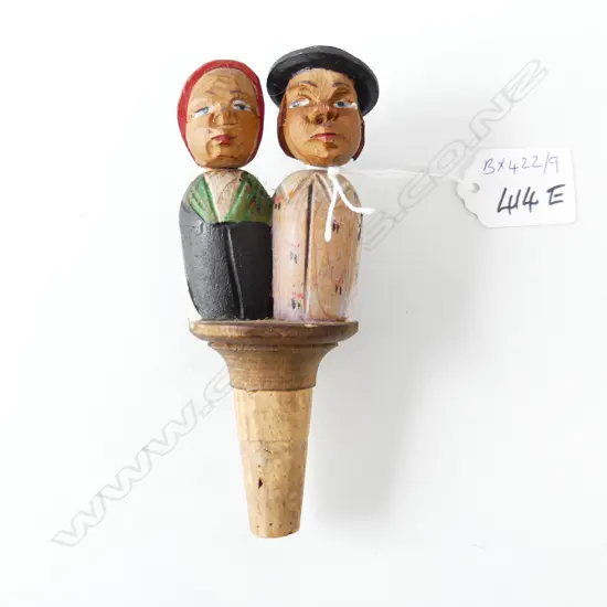 ANRI CARVED BOTTLE STOPPER – PULL LEVER TO EXTEND AND TURN HEADS L. 130mm