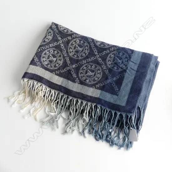 'LOUIS VUITTON' SCARF 