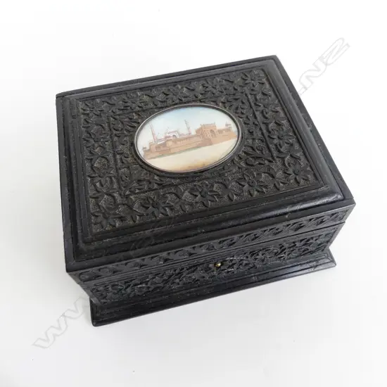 SMALL CARVED INDIAN BOX w. FINELY H/PAINTED MINIATURE 140x115x70mm