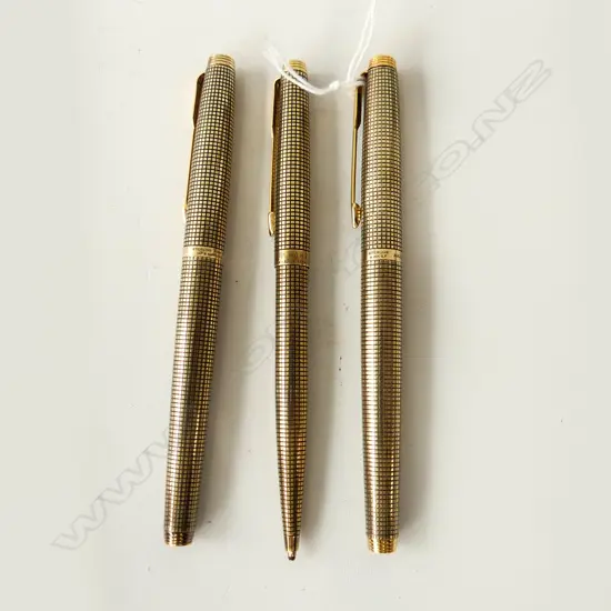 3 SILVER GILT PARKER PENS (1 PENCIL) L.130mm