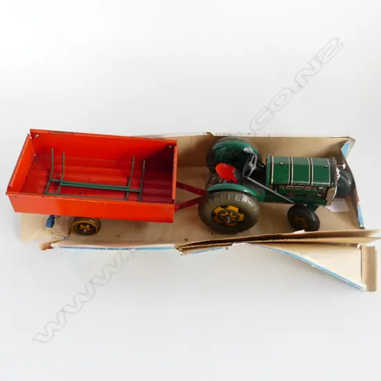 MET TOY PLAY THINGS TIN TOY TRACTOR & TRAILER  L410 TOY IN GOOD CODITION BOX  SHABBY 
