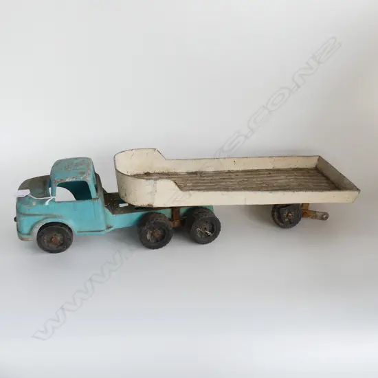 FUN HO LARGE TRUCK & TRAILER  BACK WHEELS NEED REPAIR  L760MM