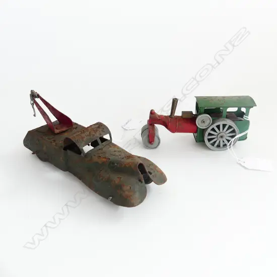 VINTAGE TIN TOY TOW TRUCK L180MM & TRIANG MINIC TIN TOY STEAMROLLER L130MM