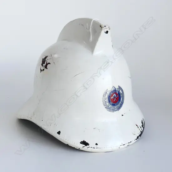 NZ FIRE SERVICE LEATHER HELMET PAINTED WHITE  H260MM