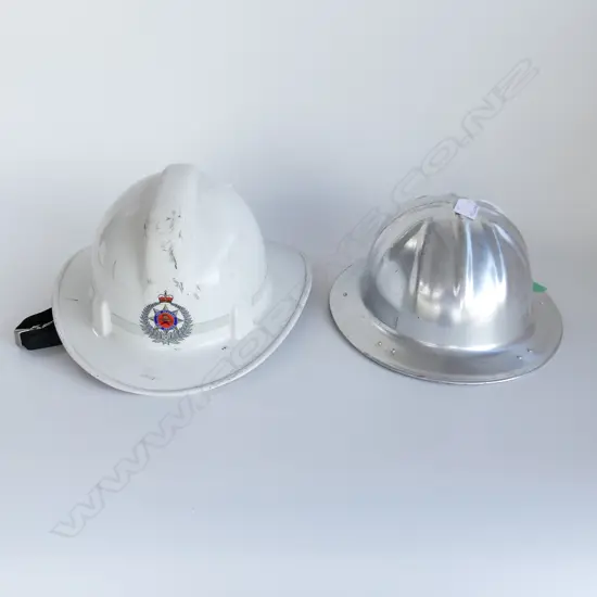 NZ FIRE SERVICE FIBRE GLASS WHITE HELMET & PANORAMA BUSH FIRE HELMET ALUMINIUM DIA300MM