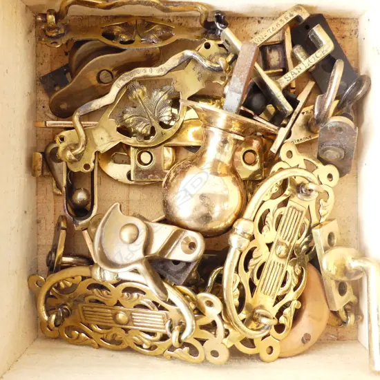 BOX ASST. BRASS HARDWARE