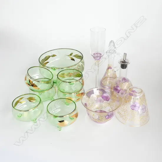 GREEN GLASS SALAD SET & 4PCS MAUVE PAINTED  TABLEWARE