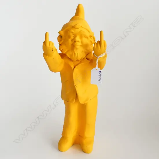 YELLOW SPRAY PAINTED GNOME GIVING THE FINGERS H.330mm