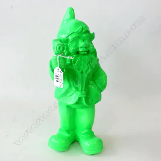 GREEN RESIN GNOME w. GUN H.305mm