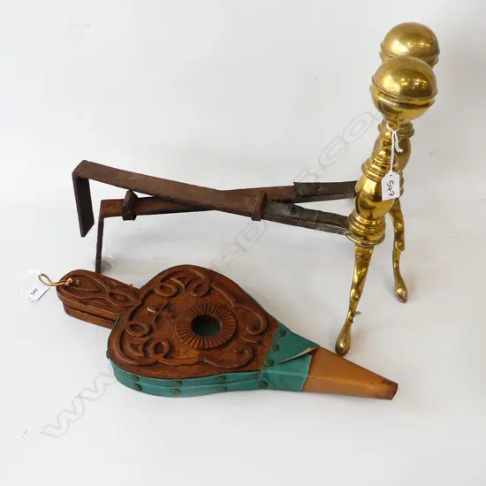 PR BRASS FIRE DOGS H.340 L.450mm + CARVED WOODEN BELLOWS L.460mm