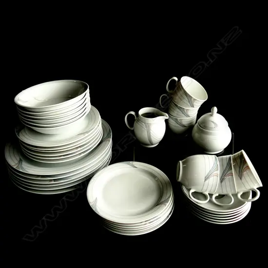 ESCHENBACH (GERMANY) 6 PLACE DINNER SERVICE, 1 DINNER PLATE A/F ...