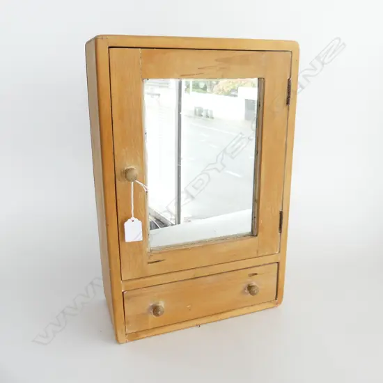 WOODEN CABINET w. MIRRORED DOOR 300x140x450mm