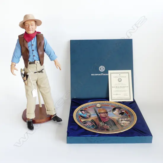 JOHN WAYNE FIGURE DOLL H540MM & BRADFORD JOHN WAYNE COMMEMORATIVE PLATE  BOXED  DIA360MM