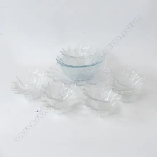 PR LG GRADUATED KOSTA BODA STYLE GLASS BOWLS, (250, 200mm) + LG PLATE & MATCHING BOWL & 10 SM BOWLS