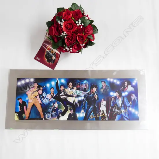 ELVIS PRINT L810 H350 & VASE OF ROSES H300MM
