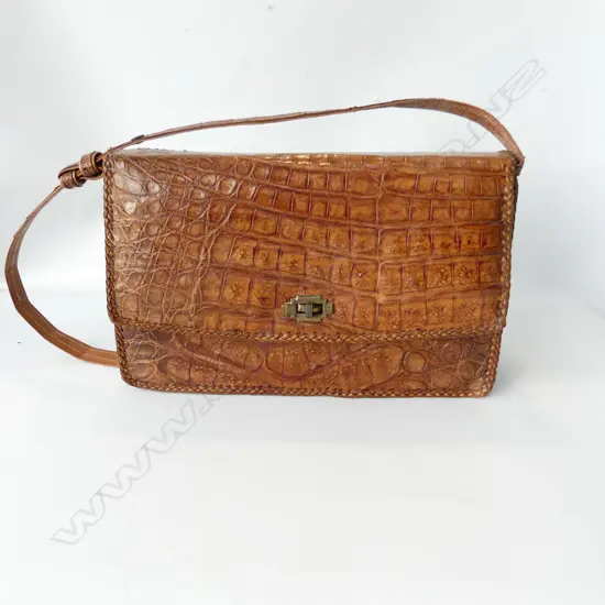 VINTAGE CROCODILE LEATHER SHOULDER BAG faults
