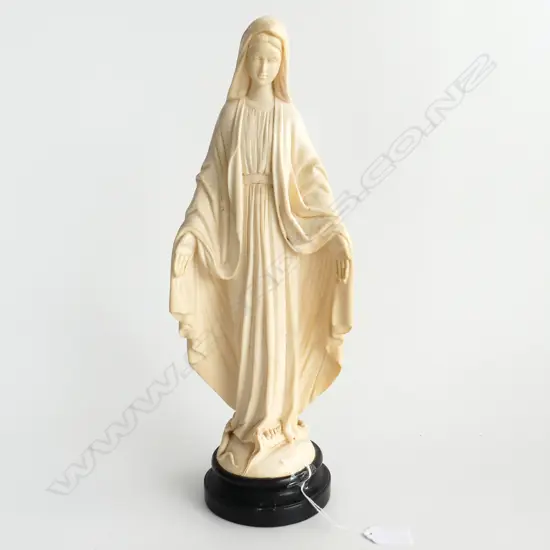 TALL WHITE RESIN VIRGIN MARY H. 410mm
