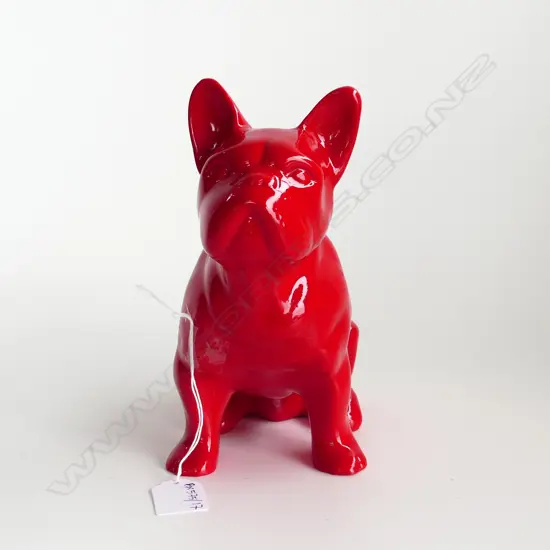 RED RESIN BULL DOG H.200mm