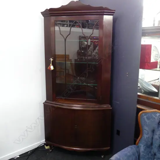 CORNER CABINET 625x625x1910mm