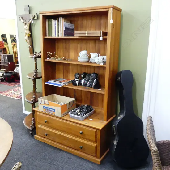 RIMU BOOKCASE w. 3 AJD. SHELVES 1100x460x1810mm