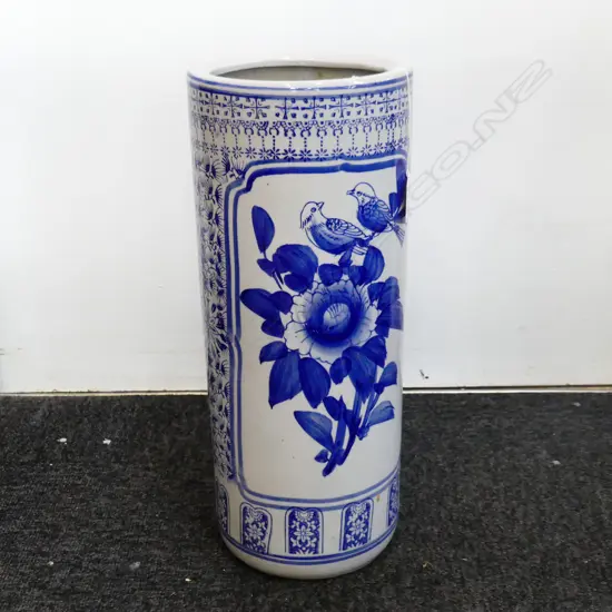 B/W UMBRELLA STAND H.410mm