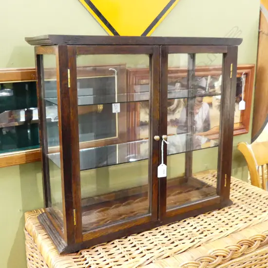 OAK FRAMED DISPLAY CABINET 550x215x500mm