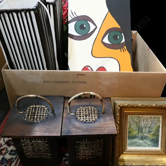 BOX LOT 2 PRS LAMPS, 3 ARTWORKS