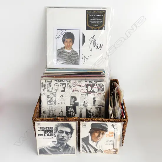 LARGE BOX LOT OF LPS PLUS LARGE LOT OF SINGLES 