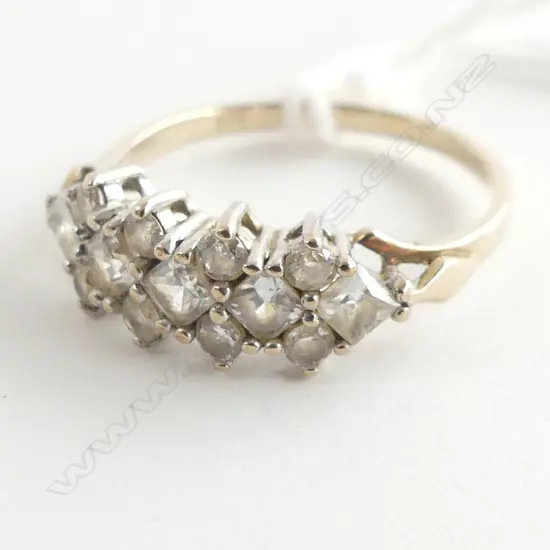 9CT GOLD & CZ BAND RING 1.75GMS size l