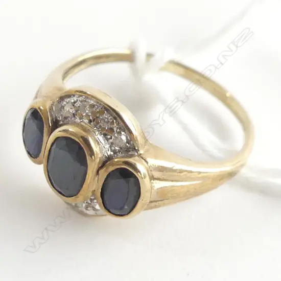 9CT GOLD & DIAMOND & BLACK STONE RING 2.29GMS SIZE L1/2