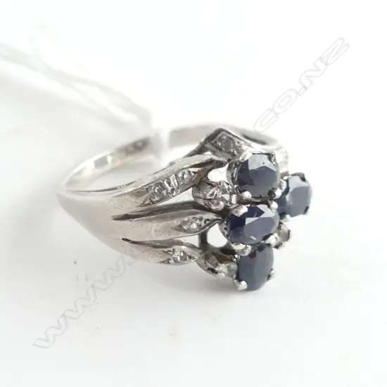 925 SILVER & SAPPHIRE CLUSTER RING SIZE L