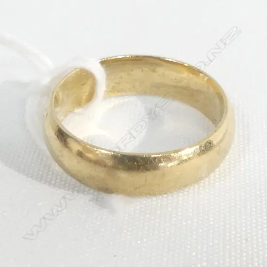 9CT GOLD WEDDING BAND - 5.97GMS