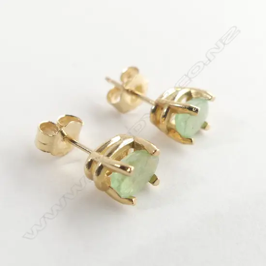 9CT GOLD & LIGHT GREEN COLOURED STONE STUD EARRINGS 
