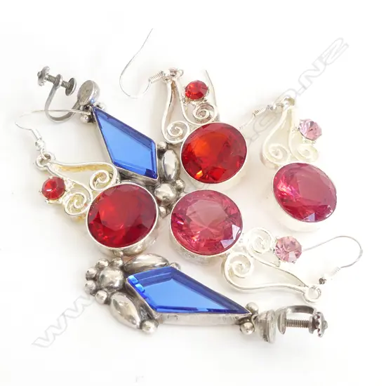 2 PRS RED COLOURED GLASS & 925 SILVER BLUE GLASS EARRINGS FROM MEXICO